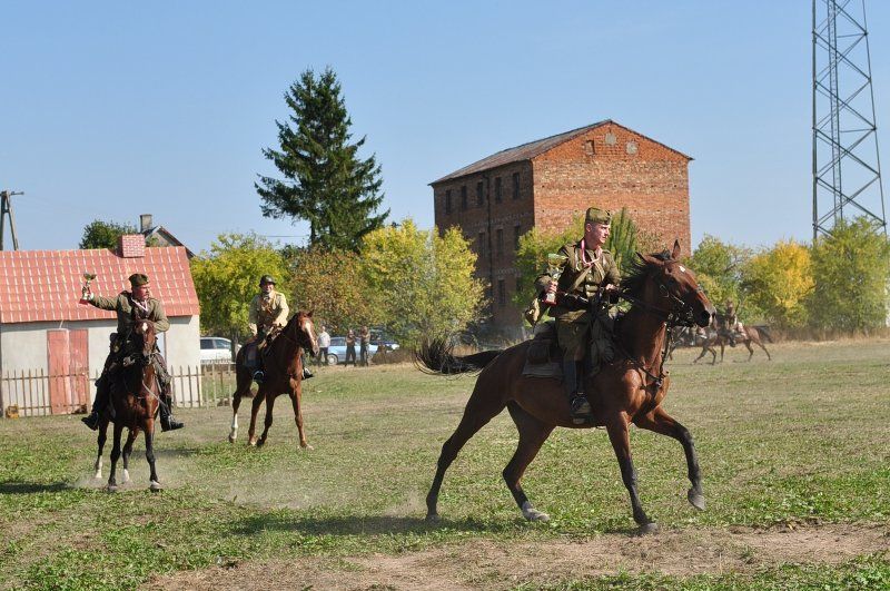 Grabowski Piknik Historyczno-Sportowy. Największą atrakcją była rekonstrukcja historyczna (obejrzyj zdjęcia)