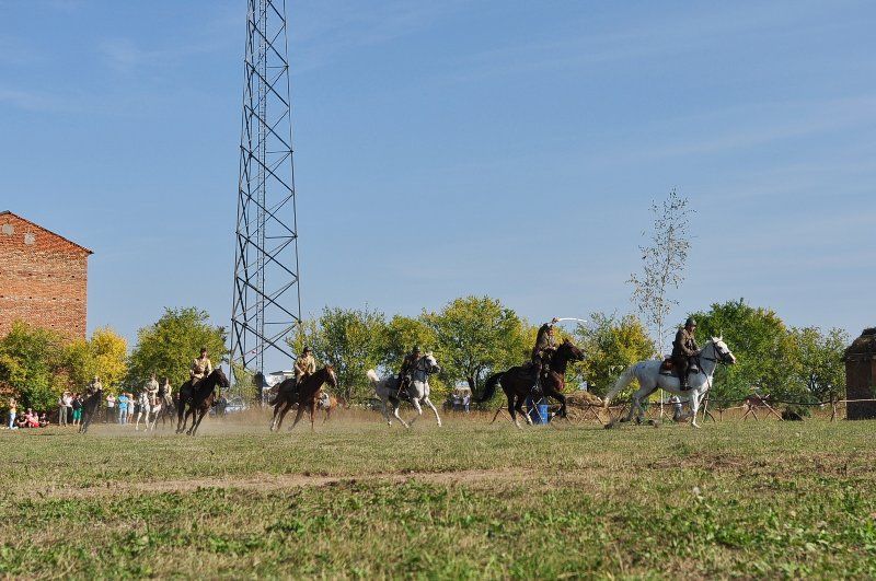 Grabowski Piknik Historyczno-Sportowy. Największą atrakcją była rekonstrukcja historyczna (obejrzyj zdjęcia)