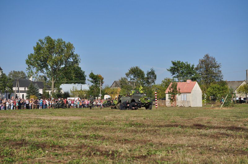 Grabowski Piknik Historyczno-Sportowy. Największą atrakcją była rekonstrukcja historyczna (obejrzyj zdjęcia)