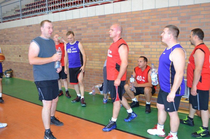 Puchar burmistrza powędrował do drużyny ?40 plus minus B?