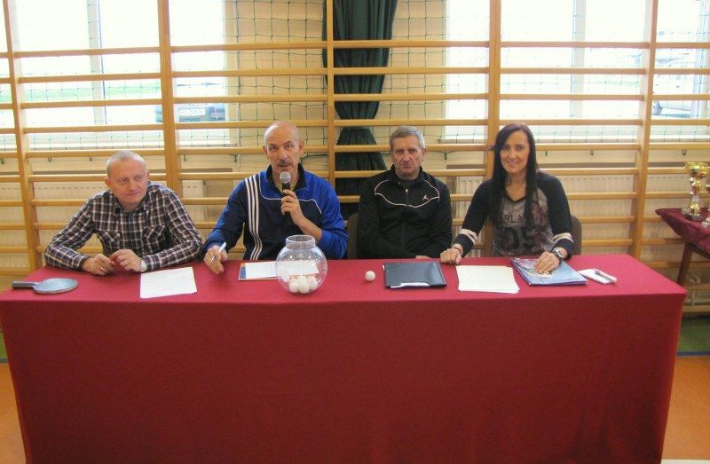 Wczoraj w Zabielu odbył się  IV Jesienny Turniej Tenisa Stołowego organizowany przez Uczniowski Klub Sportowy ?Sprint?