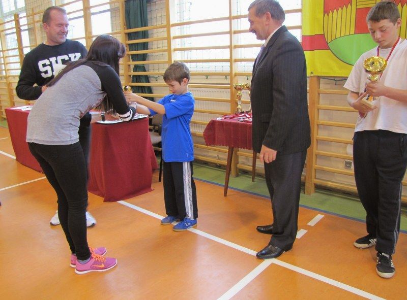 Wczoraj w Zabielu odbył się  IV Jesienny Turniej Tenisa Stołowego organizowany przez Uczniowski Klub Sportowy ?Sprint?