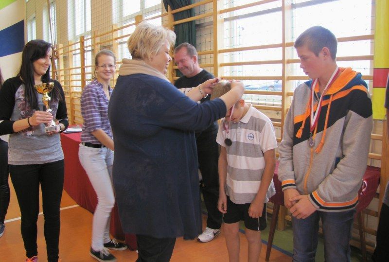 Wczoraj w Zabielu odbył się  IV Jesienny Turniej Tenisa Stołowego organizowany przez Uczniowski Klub Sportowy ?Sprint?