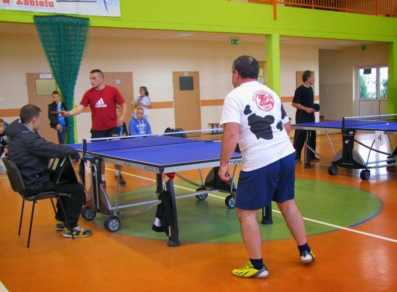 Wczoraj w Zabielu odbył się  IV Jesienny Turniej Tenisa Stołowego organizowany przez Uczniowski Klub Sportowy ?Sprint?
