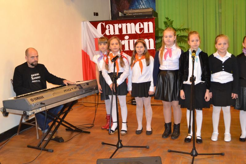 Pieśń patriotyczna łączy pokolenia