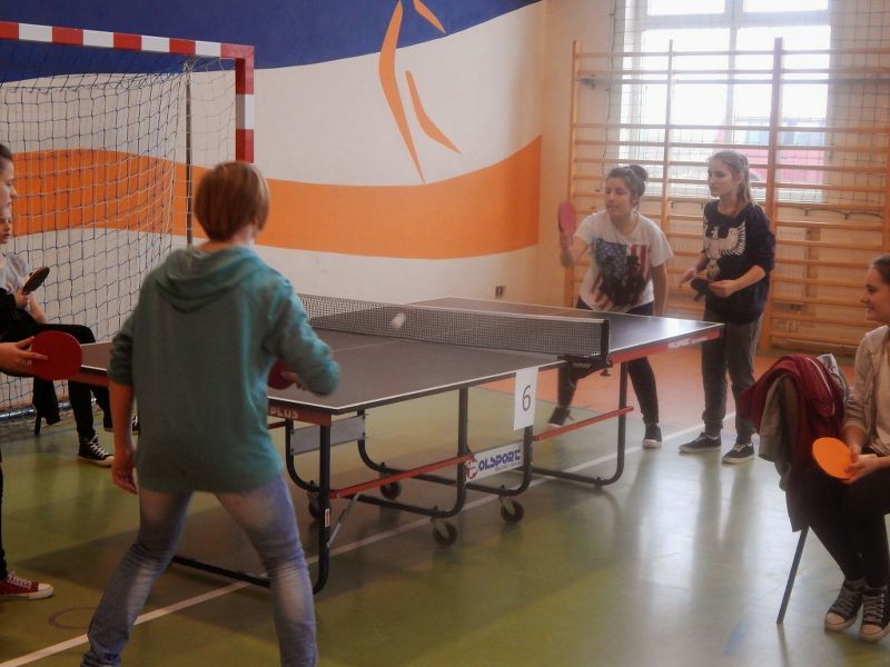Powiatowa Gimnazjada w Drużynowym Tenisie Stołowym. Do rozgrywek zgłosiły się 4 drużyny dziewcząt i po raz pierwszy aż 7 drużyn chłopców