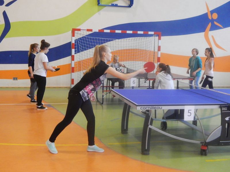 Powiatowa Gimnazjada w Drużynowym Tenisie Stołowym. Do rozgrywek zgłosiły się 4 drużyny dziewcząt i po raz pierwszy aż 7 drużyn chłopców