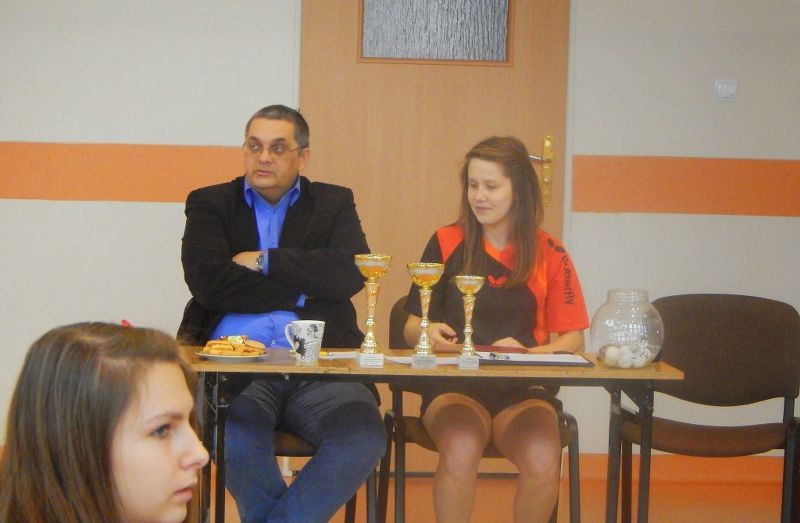 Powiatowa Gimnazjada w Drużynowym Tenisie Stołowym. Do rozgrywek zgłosiły się 4 drużyny dziewcząt i po raz pierwszy aż 7 drużyn chłopców