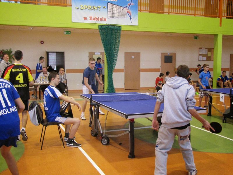 Powiatowa Gimnazjada w Drużynowym Tenisie Stołowym. Do rozgrywek zgłosiły się 4 drużyny dziewcząt i po raz pierwszy aż 7 drużyn chłopców