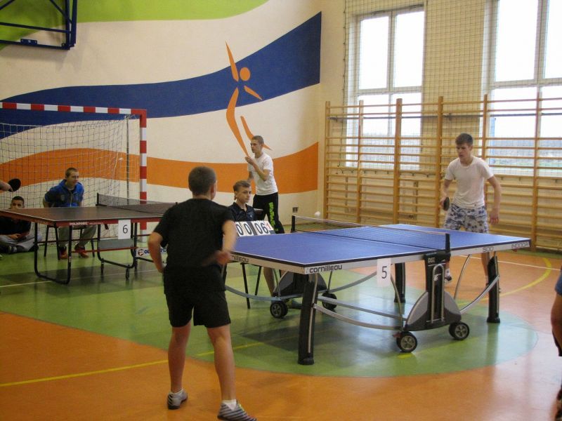 Powiatowa Gimnazjada w Drużynowym Tenisie Stołowym. Do rozgrywek zgłosiły się 4 drużyny dziewcząt i po raz pierwszy aż 7 drużyn chłopców