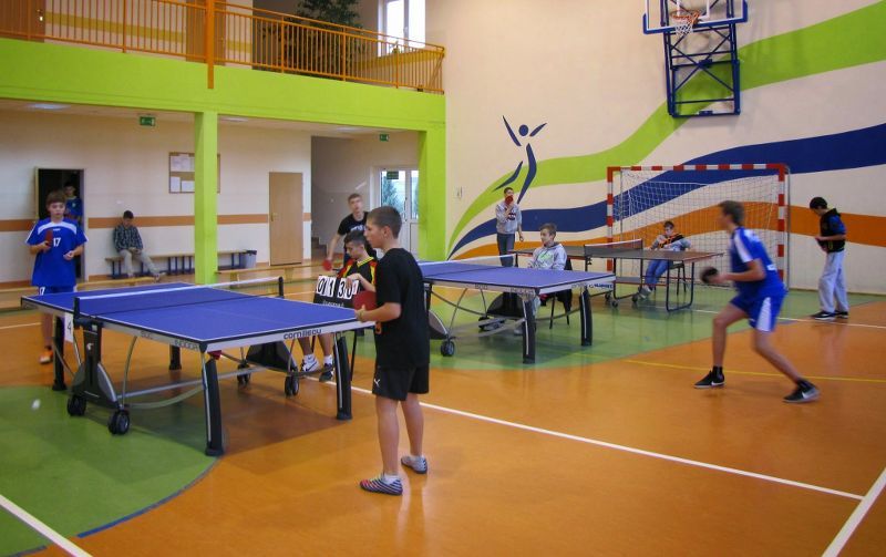 Powiatowa Gimnazjada w Drużynowym Tenisie Stołowym. Do rozgrywek zgłosiły się 4 drużyny dziewcząt i po raz pierwszy aż 7 drużyn chłopców