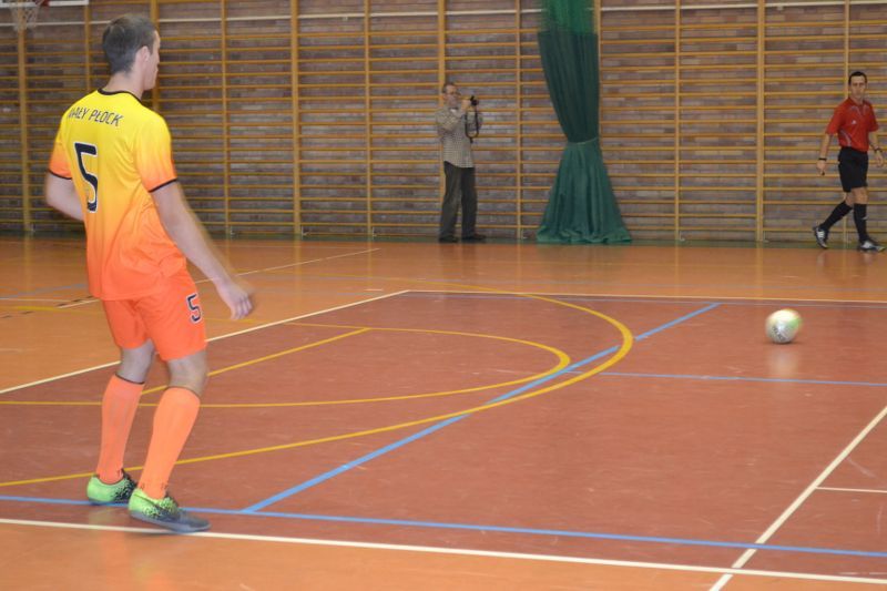 Odwróć tabelę, Mleczarnia na czele. Hat trick Marka Cichego