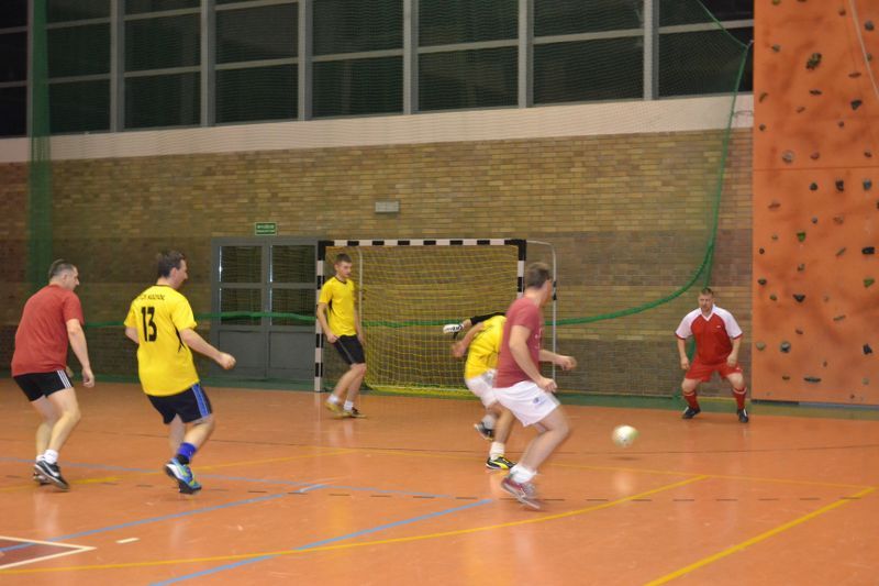 Odwróć tabelę, Mleczarnia na czele. Hat trick Marka Cichego