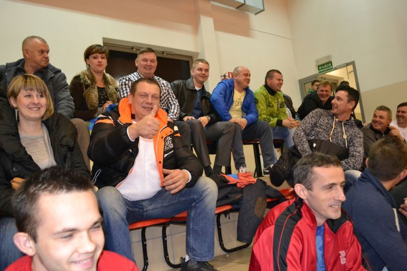 Odwróć tabelę, Mleczarnia na czele. Hat trick Marka Cichego
