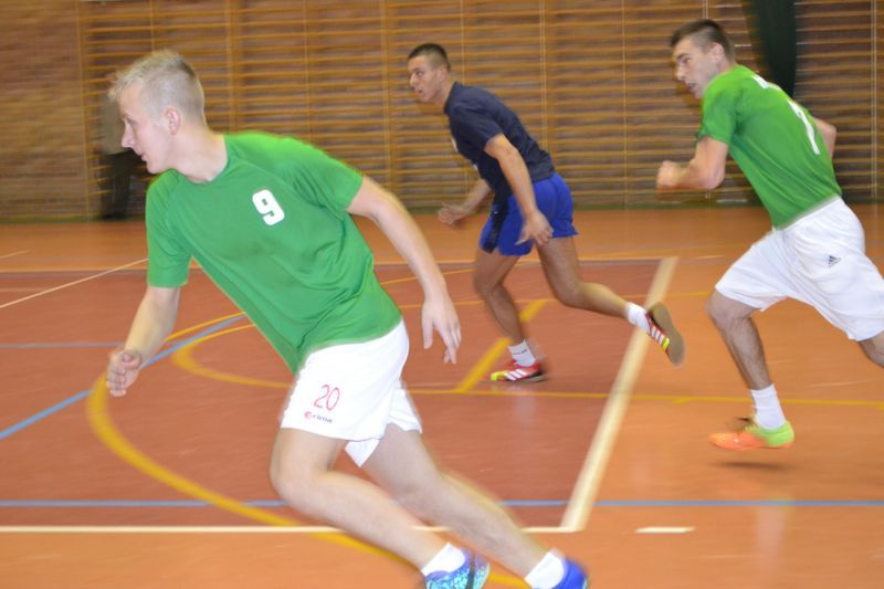 Odwróć tabelę, Mleczarnia na czele. Hat trick Marka Cichego