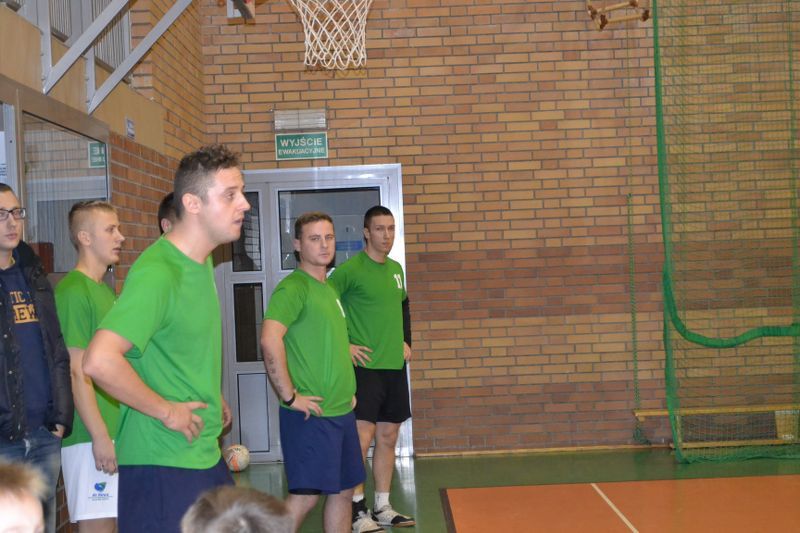 Odwróć tabelę, Mleczarnia na czele. Hat trick Marka Cichego