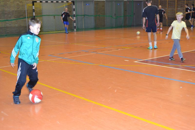 Odwróć tabelę, Mleczarnia na czele. Hat trick Marka Cichego