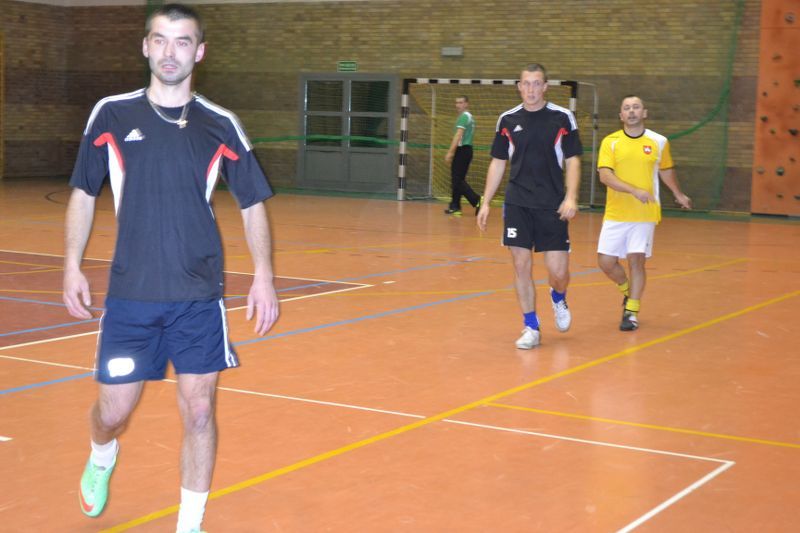 Odwróć tabelę, Mleczarnia na czele. Hat trick Marka Cichego