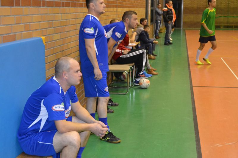 Odwróć tabelę, Mleczarnia na czele. Hat trick Marka Cichego