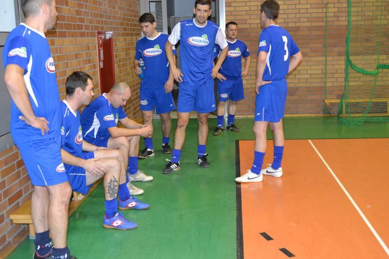 Odwróć tabelę, Mleczarnia na czele. Hat trick Marka Cichego