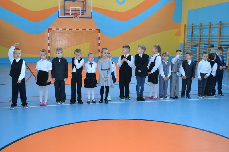 Ślubowanie klas pierwszych w Dwójce (zobacz zdjęcia i video)
