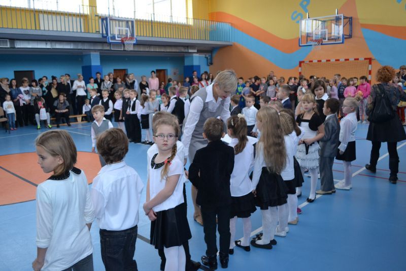 Ślubowanie klas pierwszych w Dwójce (zobacz zdjęcia i video)