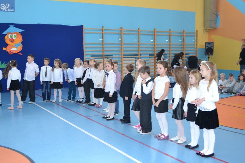 Ślubowanie klas pierwszych w Dwójce (zobacz zdjęcia i video)