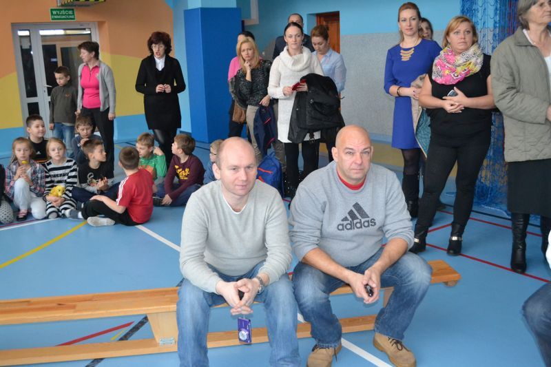 Ślubowanie klas pierwszych w Dwójce (zobacz zdjęcia i video)