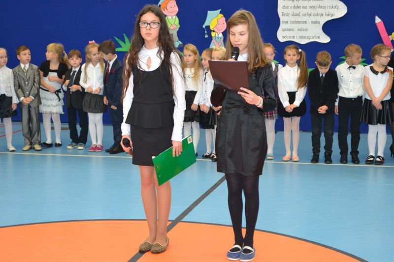 Ślubowanie klas pierwszych w Dwójce (zobacz zdjęcia i video)