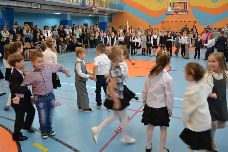 Ślubowanie klas pierwszych w Dwójce (zobacz zdjęcia i video)