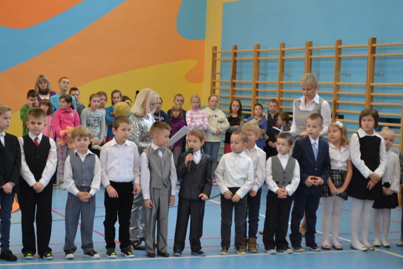 Ślubowanie klas pierwszych w Dwójce (zobacz zdjęcia i video)
