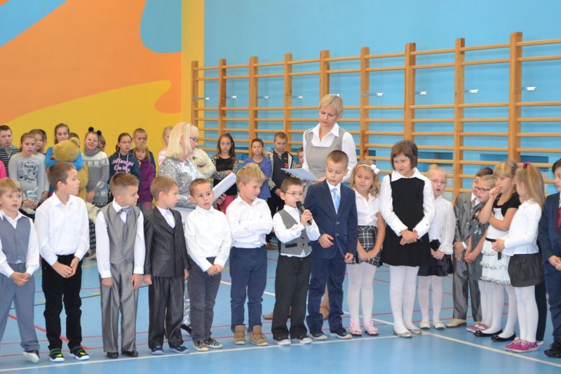 Ślubowanie klas pierwszych w Dwójce (zobacz zdjęcia i video)