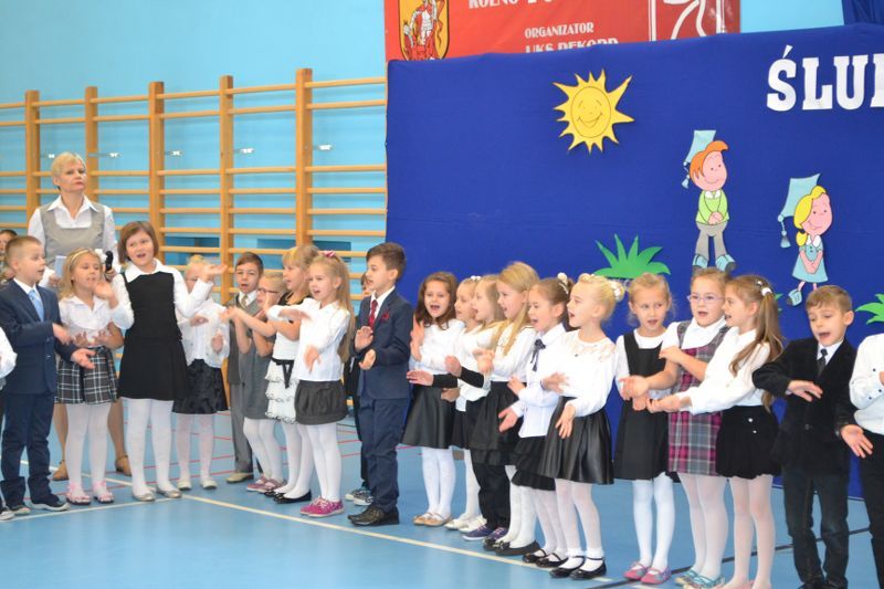 Ślubowanie klas pierwszych w Dwójce (zobacz zdjęcia i video)