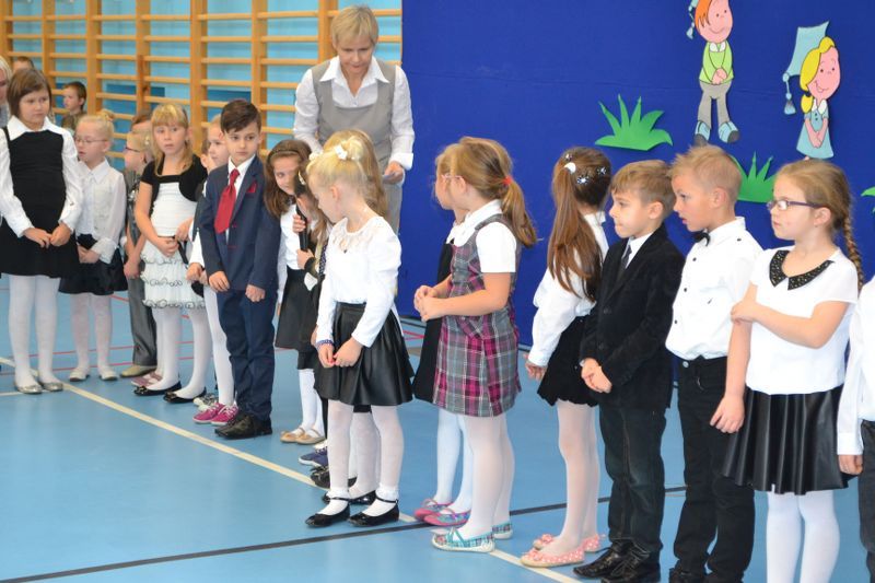 Ślubowanie klas pierwszych w Dwójce (zobacz zdjęcia i video)