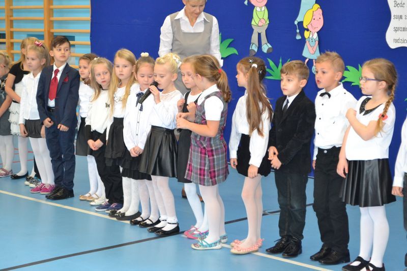Ślubowanie klas pierwszych w Dwójce (zobacz zdjęcia i video)