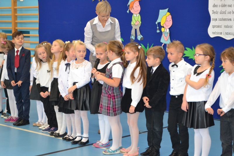 Ślubowanie klas pierwszych w Dwójce (zobacz zdjęcia i video)