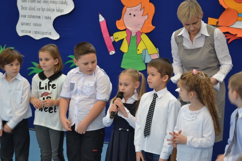 Ślubowanie klas pierwszych w Dwójce (zobacz zdjęcia i video)