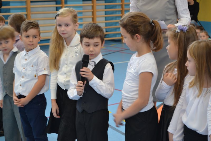 Ślubowanie klas pierwszych w Dwójce (zobacz zdjęcia i video)