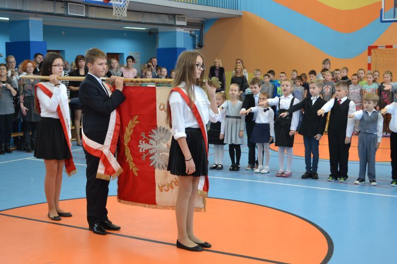 Ślubowanie klas pierwszych w Dwójce (zobacz zdjęcia i video)