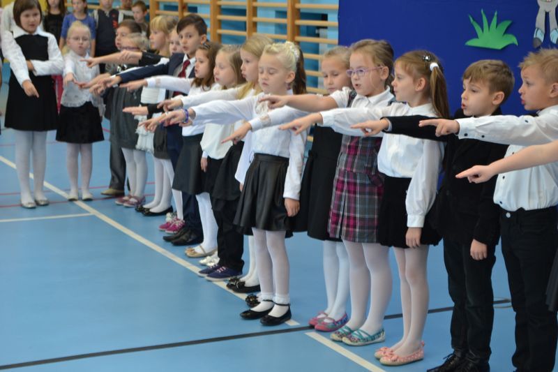 Ślubowanie klas pierwszych w Dwójce (zobacz zdjęcia i video)