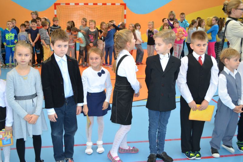 Ślubowanie klas pierwszych w Dwójce (zobacz zdjęcia i video)