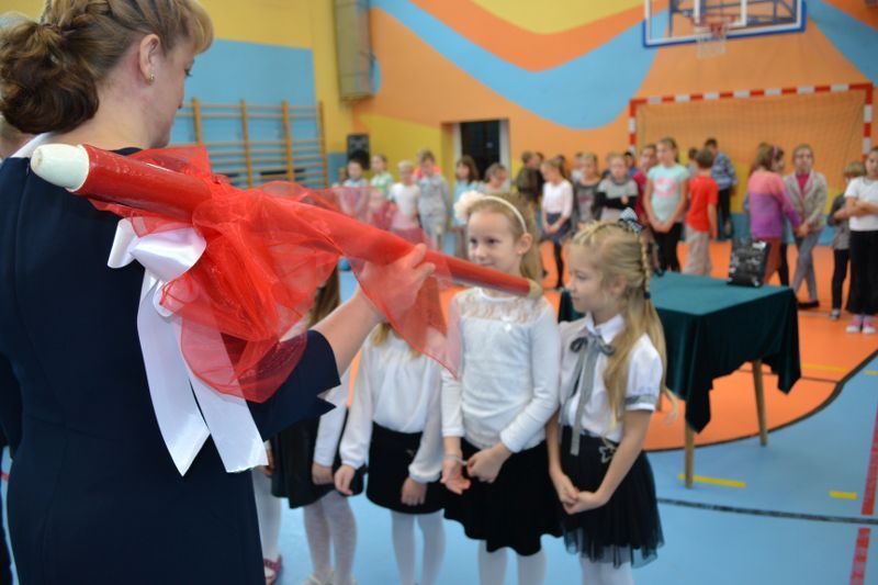 Ślubowanie klas pierwszych w Dwójce (zobacz zdjęcia i video)