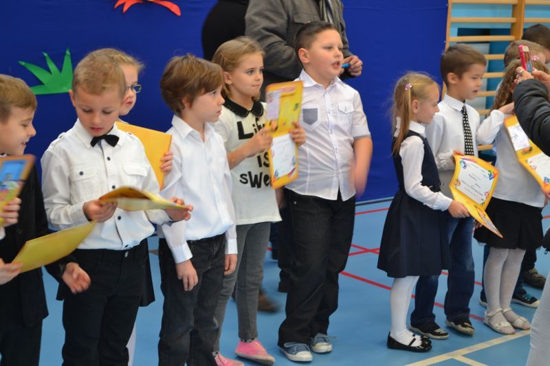 Ślubowanie klas pierwszych w Dwójce (zobacz zdjęcia i video)