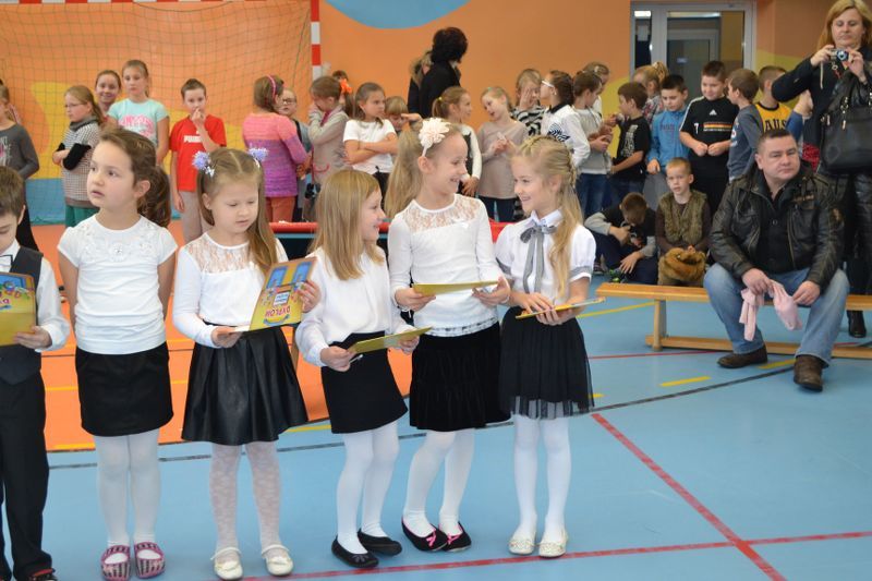 Ślubowanie klas pierwszych w Dwójce (zobacz zdjęcia i video)
