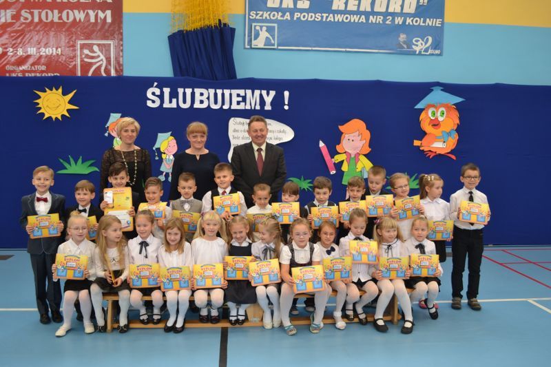 Ślubowanie klas pierwszych w Dwójce (zobacz zdjęcia i video)