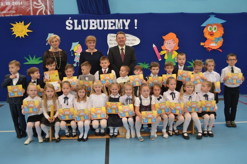 Ślubowanie klas pierwszych w Dwójce (zobacz zdjęcia i video)