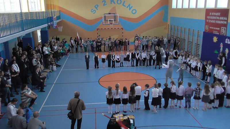 Ślubowanie klas pierwszych w Dwójce (zobacz zdjęcia i video)
