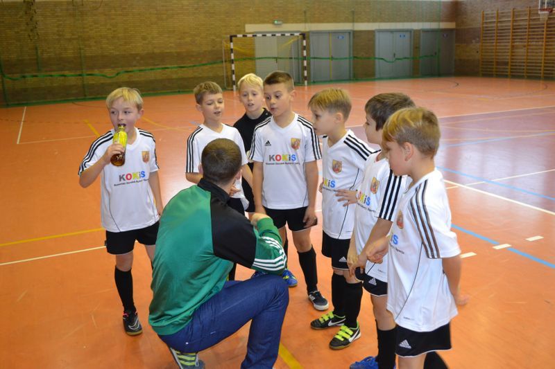 Pięć drużyn wzięło udział w Mikołajkowym turnieju Piłki Nożnej
