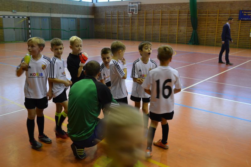 Pięć drużyn wzięło udział w Mikołajkowym turnieju Piłki Nożnej