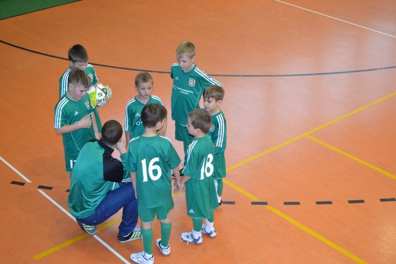 Pięć drużyn wzięło udział w Mikołajkowym turnieju Piłki Nożnej